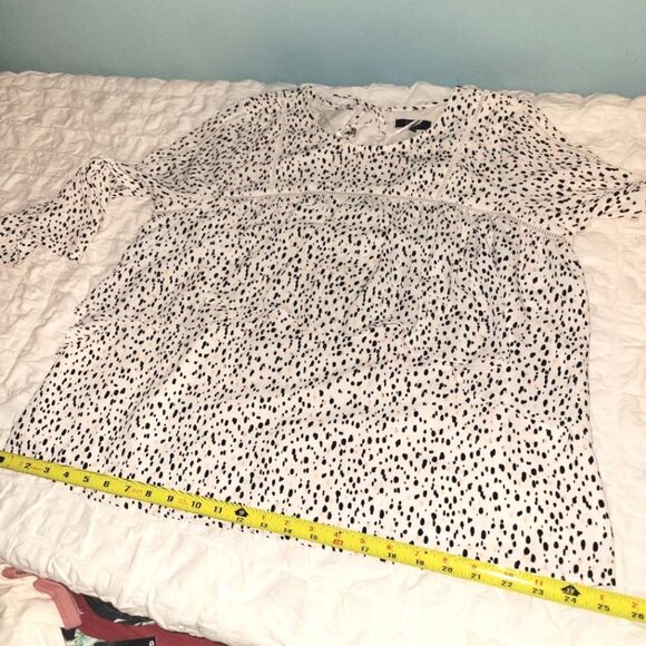 Kaari Blue Spotted Flare Sleeve Ruffle Keyhole Top Large - Picture 8 of 13